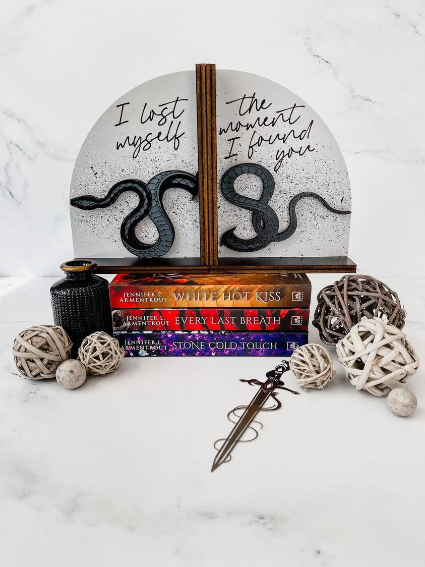 Kiss Bookends Razor White Hot Kiss - Roth Bookends – firedrakeartistry