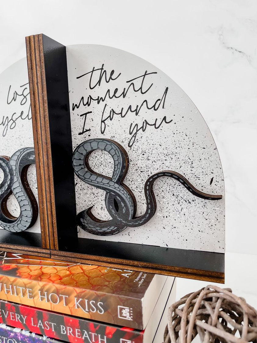 Kiss Bookends Razor White Hot Kiss - Roth Bookends – firedrakeartistry